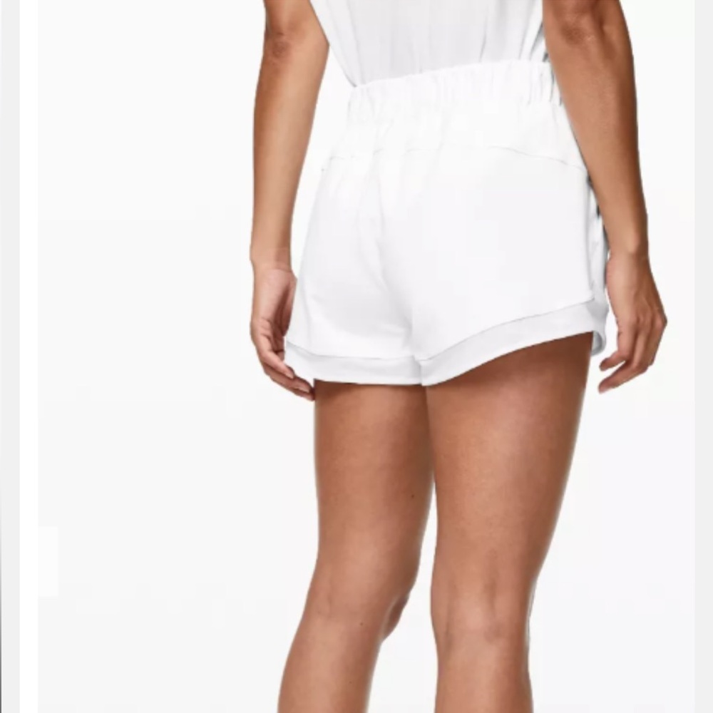 Lululemon Sunsetting 3” Shorts - Picture 3 of 6